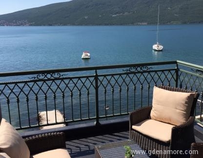 Appartements en bord de mer, logement privé à Bao&scaron;ići, Mont&eacute;n&eacute;gro